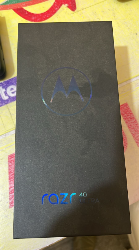 VENDO MOTOROLA RAZR 40 ULTRA 256GB - NOVISSIMO